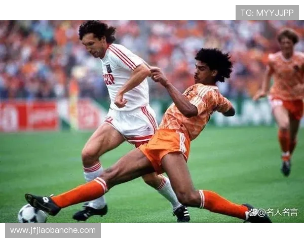 足球历史大盘：经典对决与现代传奇交织，回顾足坛辉煌时刻