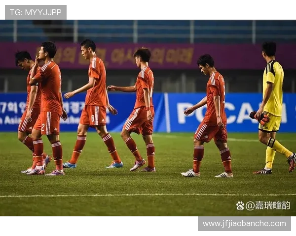 足球世界杯激战正酣，各队实力对决表现稳健，备受球迷关注