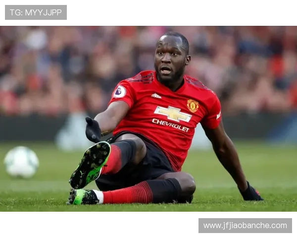 巴黎防线稳定性仍存隐患,近期表现波动对争冠形势产生影响 巴黎防线稳定性仍存隐患,近期表现波动对争冠形势产生影响