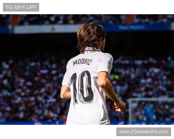 莫德里奇38岁还在跑，我家猫都比他懒